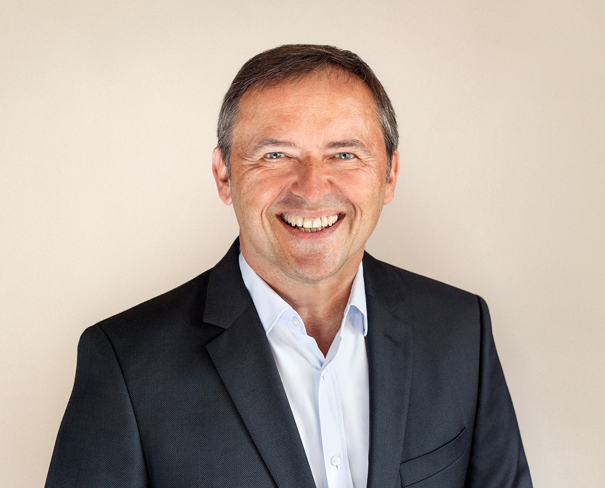 Wolfgang Holl